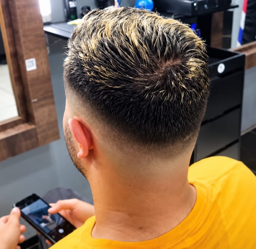 Corte com luzes e degradê